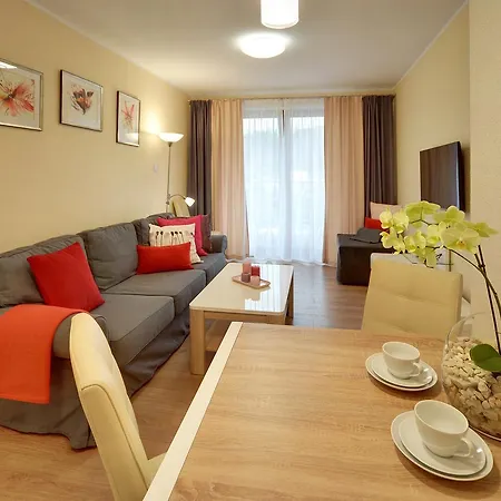 Apartman Ogrodowe Sun Seasons 24 *